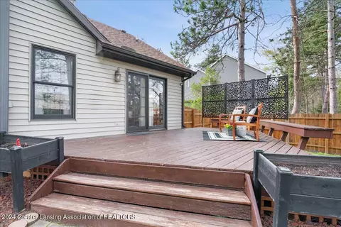 Exterior - 13151 White Pine Dr, Dewitt, MI 48820 photo 12 of 13