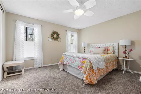 Bedroom - 13151 White Pine Dr, Dewitt, MI 48820 photo 3 of 8