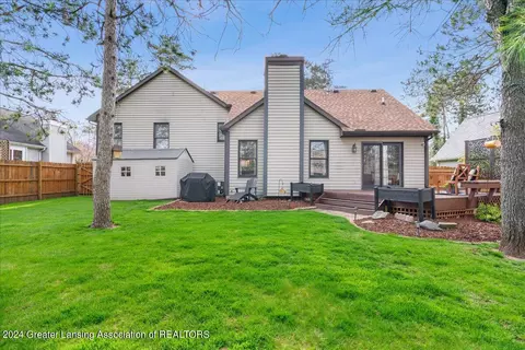 Exterior - 13151 White Pine Dr, Dewitt, MI 48820 photo 9 of 13