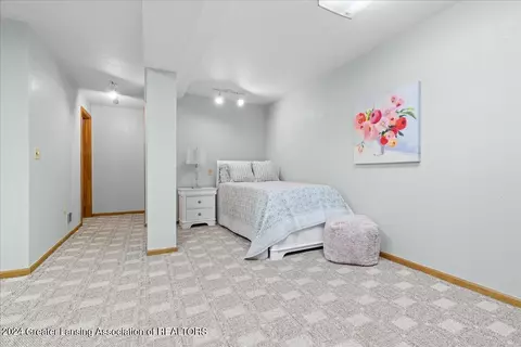 Bedroom - 13151 White Pine Dr, Dewitt, MI 48820 photo 7 of 8