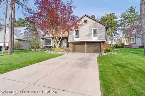 Exterior - 13151 White Pine Dr, Dewitt, MI 48820 photo 3 of 13