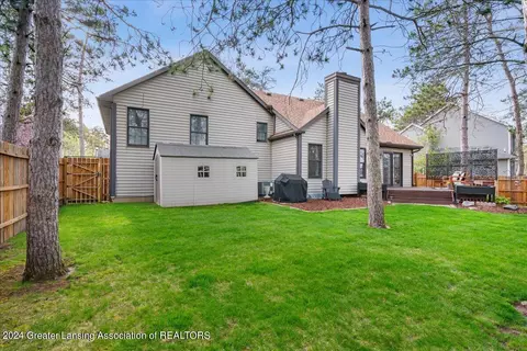 Exterior - 13151 White Pine Dr, Dewitt, MI 48820 photo 10 of 13