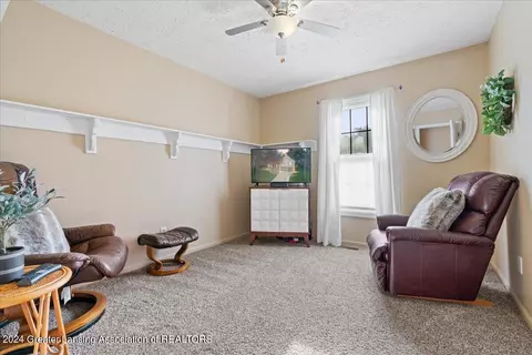 Bedroom - 13151 White Pine Dr, Dewitt, MI 48820 photo 6 of 8