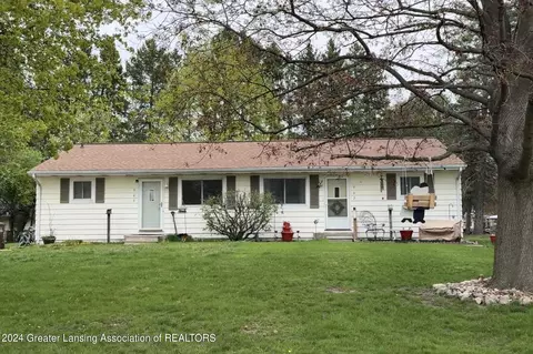 962-964 Hogsback Rd, Mason, MI 48854 photo 2