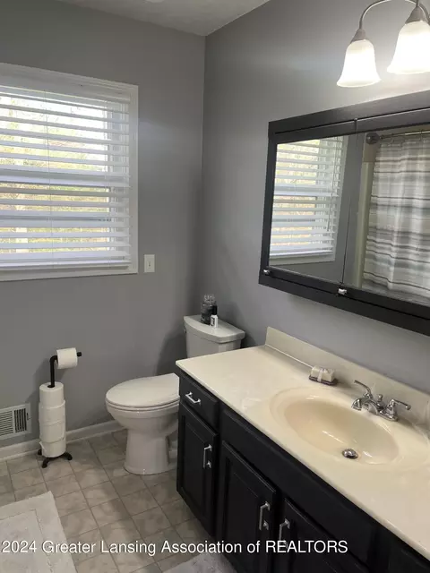 Bath - 301 Windy Rush Ln #73, Dewitt, MI 48820 photo 2 of 2