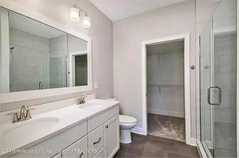 Bath - 14035 Pristine Ct, Dewitt, MI 48820 photo 2 of 2