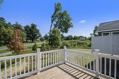 Exterior - 14035 Pristine Ct, Dewitt, MI 48820 photo 6 of 10