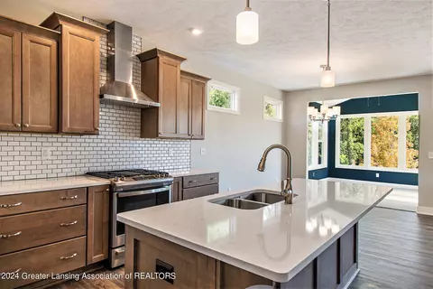 Kitchen - 14035 Pristine Ct, Dewitt, MI 48820 photo 3 of 5