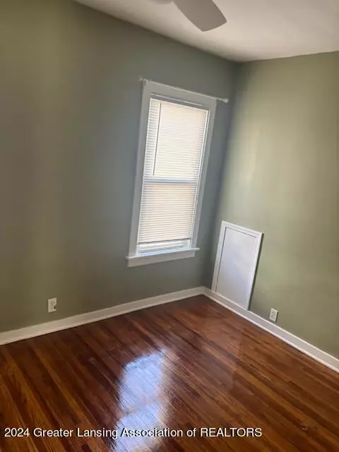 Undisclosed, Lansing, MI 48915 photo 4