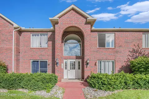 322 Pere Marquette Dr #4, Lansing, MI 48912