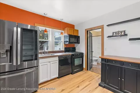 Kitchen - 307 E Mcconnell St, Saint Johns, MI 48879 photo 2 of 2