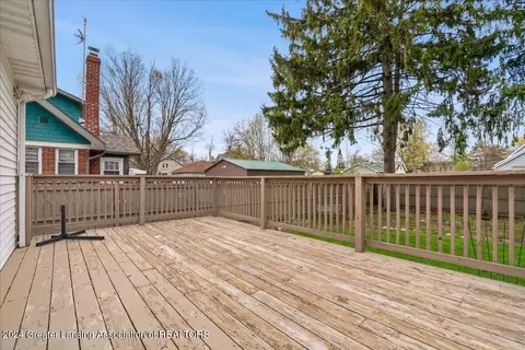 Exterior - 307 E Mcconnell St, Saint Johns, MI 48879 photo 5 of 11