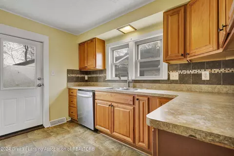Kitchen - 116 Harriet Ave, Lansing, MI 48917 photo 1 of 5