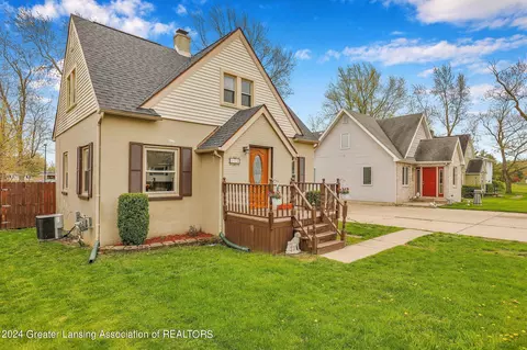 116 Harriet Ave, Lansing, MI 48917