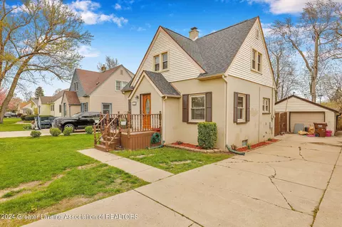 Exterior - 116 Harriet Ave, Lansing, MI 48917 photo 4 of 8