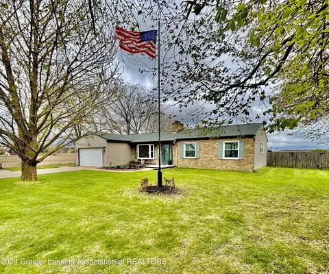 1744 W Lawrence Hwy, Charlotte, MI 48813