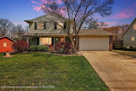 11158 Cobblestone Ln, Grand Ledge, MI 48837