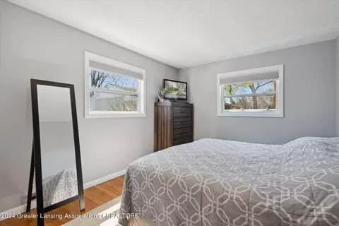 Bedroom - 1733 Springfield Ln, Lansing, MI 48912 photo 3 of 9