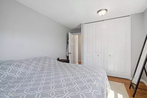 Bedroom - 1733 Springfield Ln, Lansing, MI 48912 photo 4 of 9