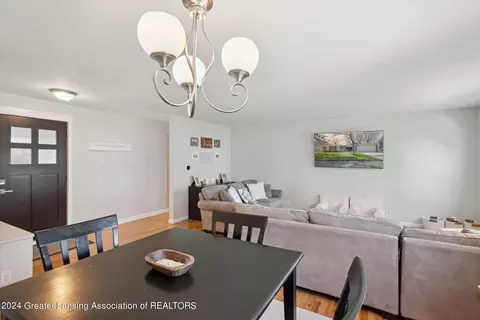 Dining - 1733 Springfield Ln, Lansing, MI 48912 photo 2 of 4