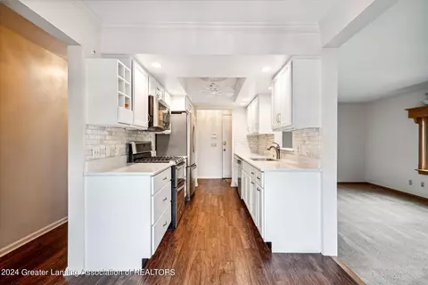 Kitchen - 13142 Schavey Rd, Dewitt, MI 48820 photo 1 of 7