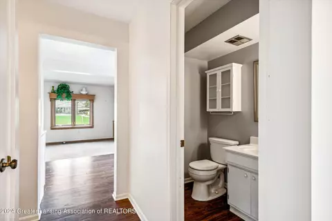 Bath - 13142 Schavey Rd, Dewitt, MI 48820 photo 2 of 4
