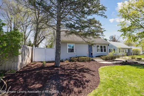 5678 Babbit St, Haslett, MI 48840