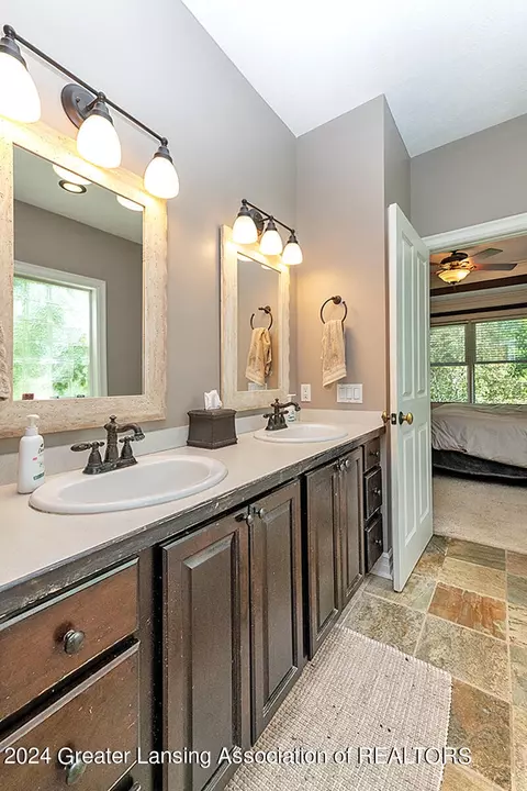 Bath - 2485 Julie Way, Dewitt, MI 48820 photo 2 of 8