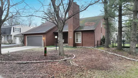 1812 Chester Rd, Lansing, MI 48912