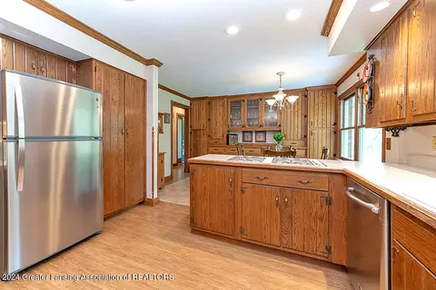Kitchen - 6427 E Clark Rd, Bath, MI 48808 photo 4 of 4