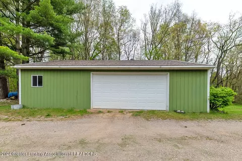 Exterior - 6427 E Clark Rd, Bath, MI 48808 photo 5 of 9