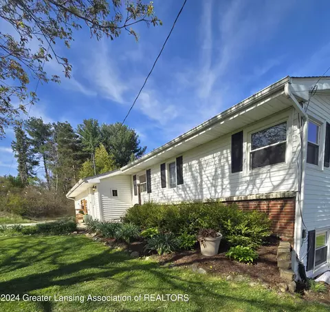 Exterior - 10723 S Wright Rd, Eagle, MI 48822 photo 3 of 15
