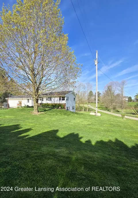 Exterior - 10723 S Wright Rd, Eagle, MI 48822 photo 8 of 15