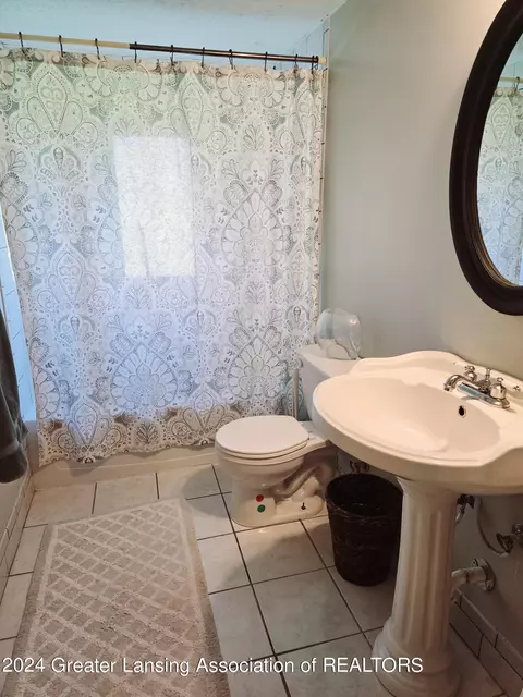 Bath - 10723 S Wright Rd, Eagle, MI 48822 photo 2 of 2