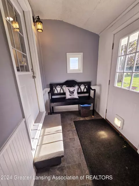 Living - 10723 S Wright Rd, Eagle, MI 48822 photo 5 of 9