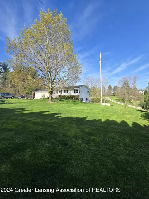 Exterior - 10723 S Wright Rd, Eagle, MI 48822 photo 12 of 15