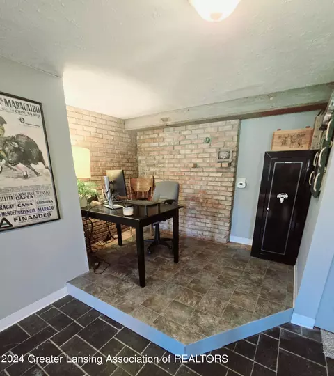 Living - 10723 S Wright Rd, Eagle, MI 48822 photo 8 of 9