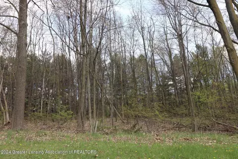 2640 Navigator Ln, Lansing, MI 48911