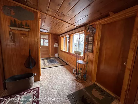Entry Way - 5263 Pointview Dr, Harrison, MI 48625 photo 1 of 3