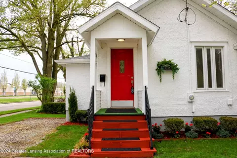 736 Spring St, Grand Ledge, MI 48837 photo 3