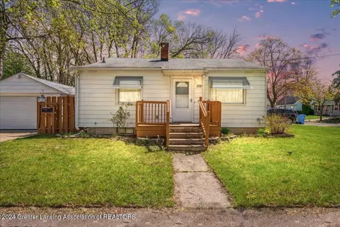 2727 Maplewood Ave, Lansing, MI 48910