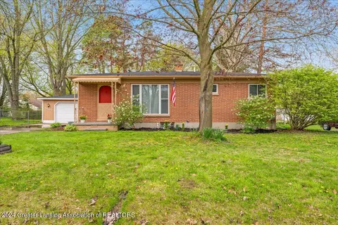 5597 Buckingham Rd, Haslett, MI 48840