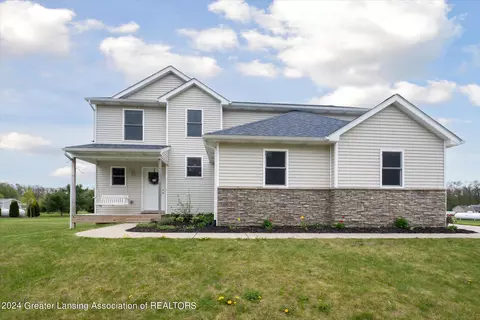 7713 Hidden Circle Dr, Byron, MI 48418
