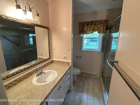 Bath - 1551 Sherbrook Rd, Lansing, MI 48906 photo 1 of 3