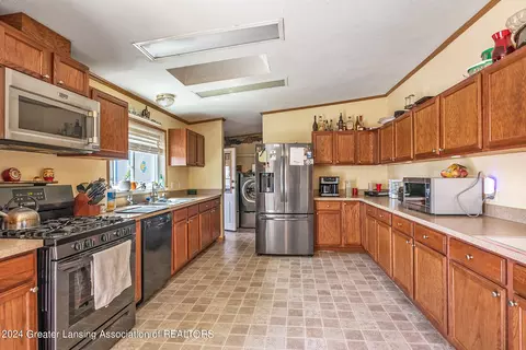 Kitchen - 3584 Miller Rd, Bancroft, MI 48414 photo 1 of 2