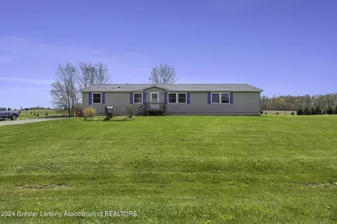 Exterior - 3584 Miller Rd, Bancroft, MI 48414 photo 3 of 3