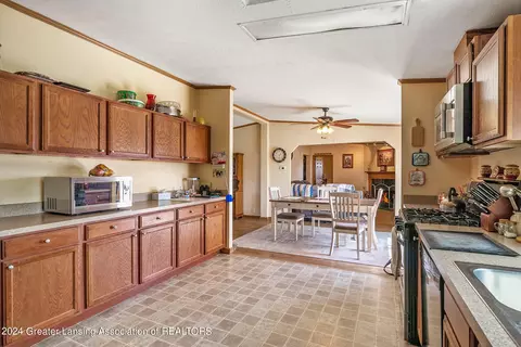 Kitchen - 3584 Miller Rd, Bancroft, MI 48414 photo 2 of 2
