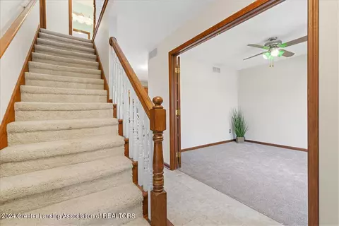 501 W Brunswick Dr, Dewitt, MI 48820 photo 7