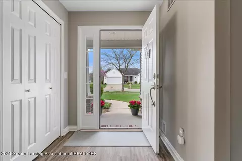 1237 Senna Trl, Dewitt, MI 48820 photo 8