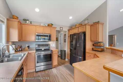 1237 Senna Trl, Dewitt, MI 48820 photo 17